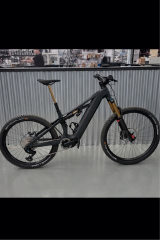 Cube Stereo Hybrid AT Eléctrica