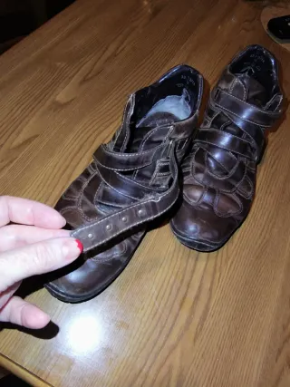 Scarpe marroni unisex