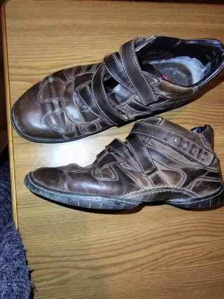 Scarpe marroni unisex