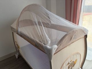 Cuna de viaje con colchón