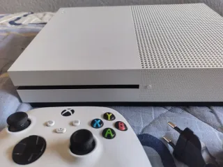 Xbox One S Bianca + Controller e Cavi