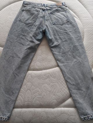 Calças Pull & Bear 42 EUR