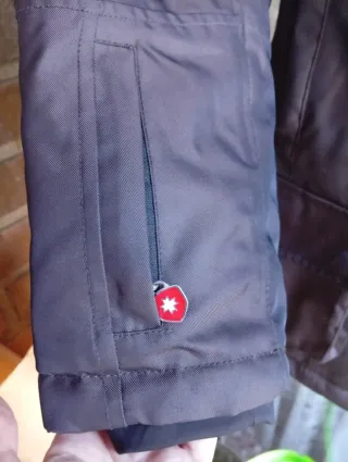 Parka negra talla S 36.Wellensteyn