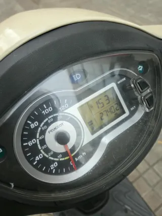 Peugeot Tweet 125cc Scooter