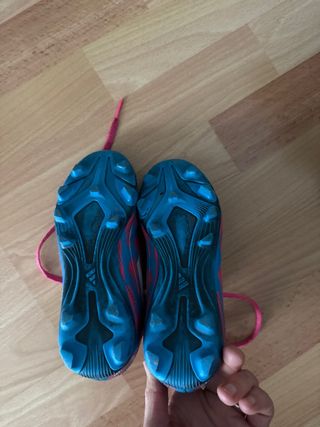 Botas de fútbol tacos adidas