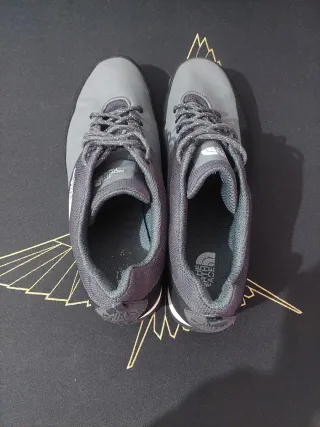 Zapatillas The North Face Grises y Negras