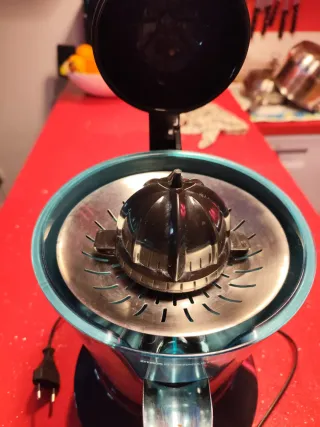 Exprimidor de zumos Cecotec