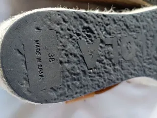 Sandalias Bimba y Lola Cuña Esparto