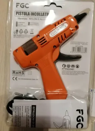 Pistola Incollatrice FGC 20W +' 2 conf.ni di colla