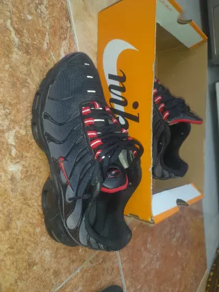 Nike TN Zapatillas Negras y Rojas