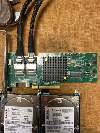 Disco Duro SAS Lenovo 300GB 10K RPM