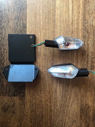 Portamatriculas moto con intermitentes