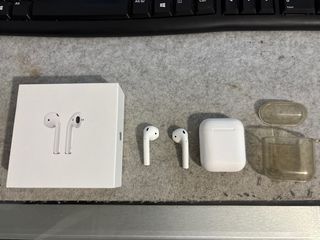Airpods 2da Generación Apple Muy buen estado