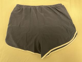 Shorts deportivos azules con capa interior