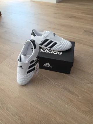 Zapatillas Adidas Taekwondo Blancas y Negras