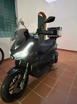 Moto 125cc ADV Automática