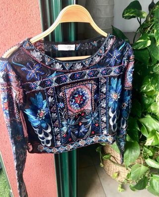 Blusa bordada - Zara - M