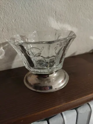 Vassoio e alzatina in metallo argentato