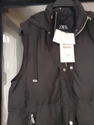 Chaleco acolchado Zara Negro con Capucha