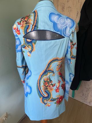 Abrigo corto estampado original diseño