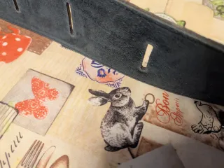 Tracolla per chitarra folk in vera pelle nera