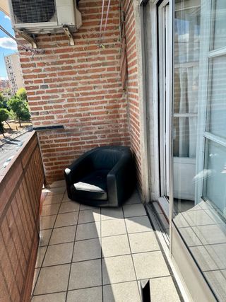 Se alquila habitación