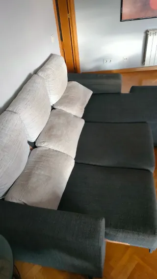 Sofá modular gris y blanco