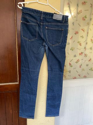 Pantalones vaqueros ajustados azules