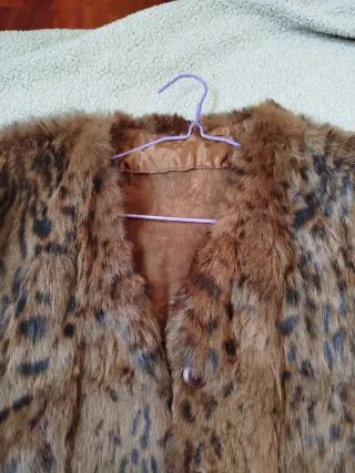 Chaleco de pelo estampado marrón