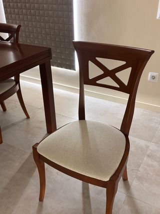 Conjunto Comedor: Mesa, 6 Sillas y Lámpara