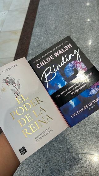 Libros nuevos, BINDING 13, El poder del la reina