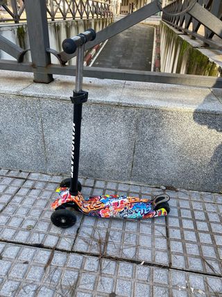 Patinete infantil 3 ruedas graffiti