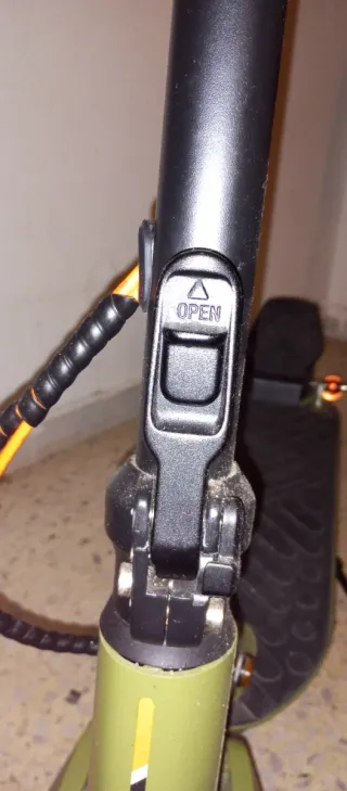 Único fallo rueda de atrás pinchada gente sería