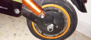 Único fallo rueda de atrás pinchada gente sería