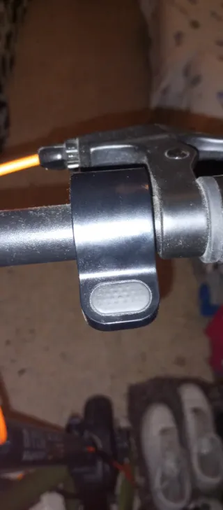 Único fallo rueda de atrás pinchada gente sería