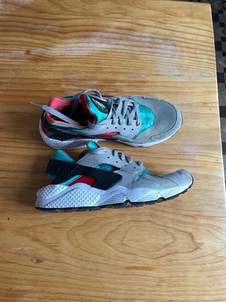 Nike Huarache Talla 43 Gris Rojo Verde