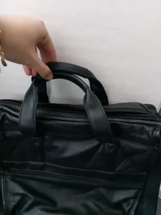 Bolso de mano portátil negro