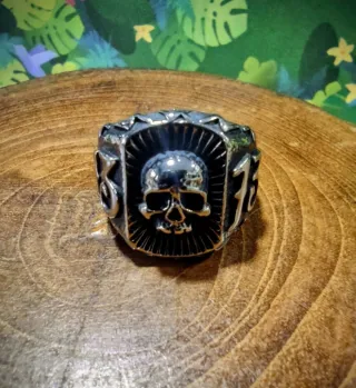 Anillo Acero Calavera con número 13