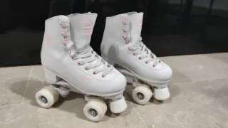 Patines blancos para niña. Talla 37