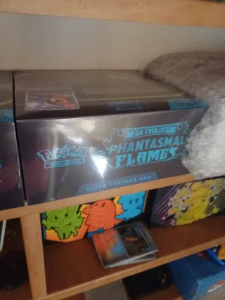 ETB Pokémon Phantasmal Flames Inglés Sellada