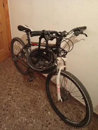 Bicicleta Conor con suspensión delantera