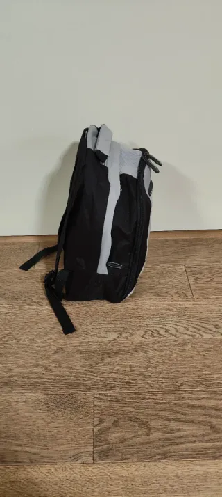 Zaino grigio e nero per ragazzi Benetton