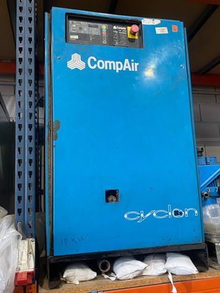 Compresor industrial de tornillo CompAir 18 kW