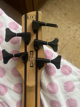 Bajo Ibanez 5 cuerdas