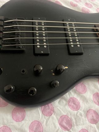 Bajo Ibanez 5 cuerdas