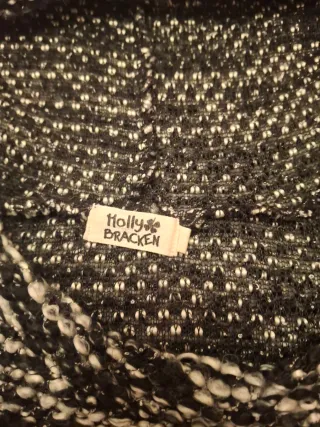 Sudadera Molly Bracken con capucha y pompones