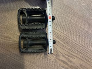 Pedales de bicicleta negros