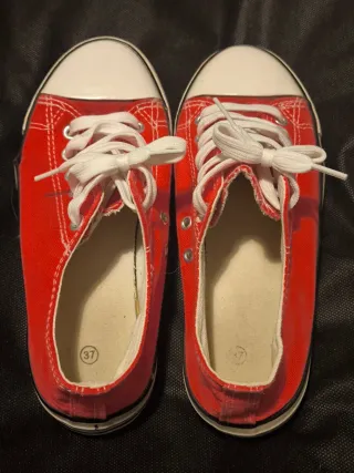 Sneakers rosse simil Converse