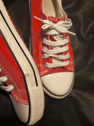 Sneakers rosse simil Converse