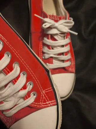 Sneakers rosse simil Converse